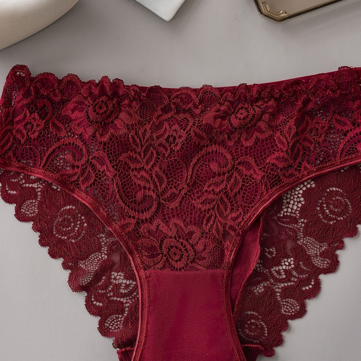 Lightweight Breathable Hollowed-out Sexy Women's Lace Panties