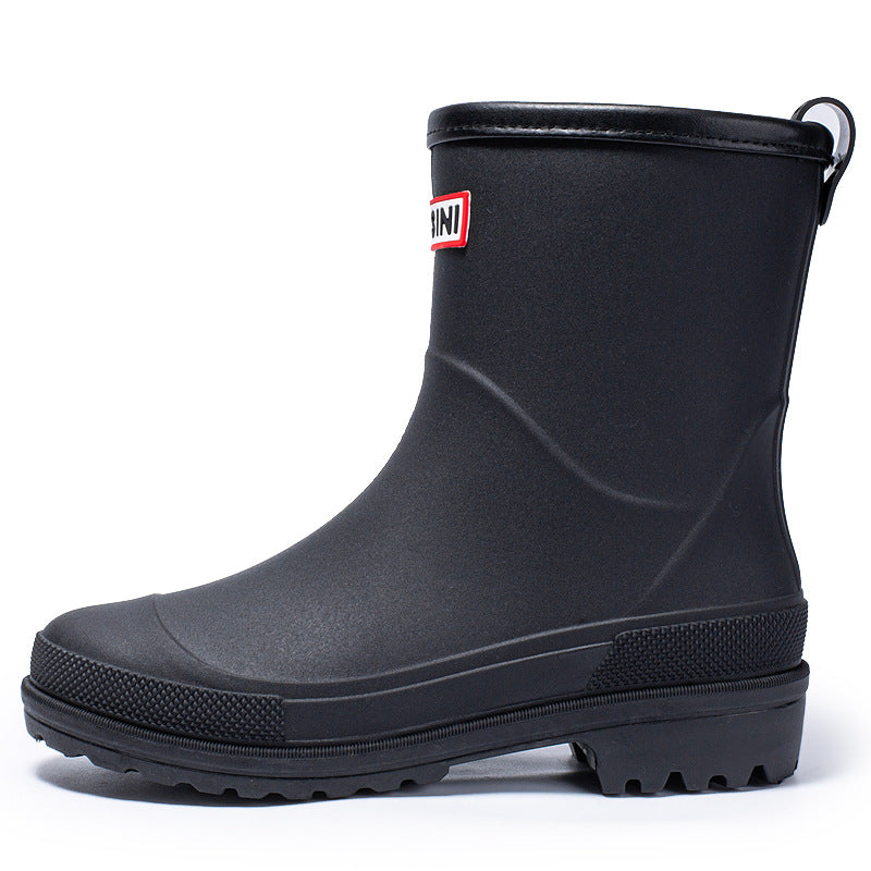 Women's fashionable rain boots, suitable for students.