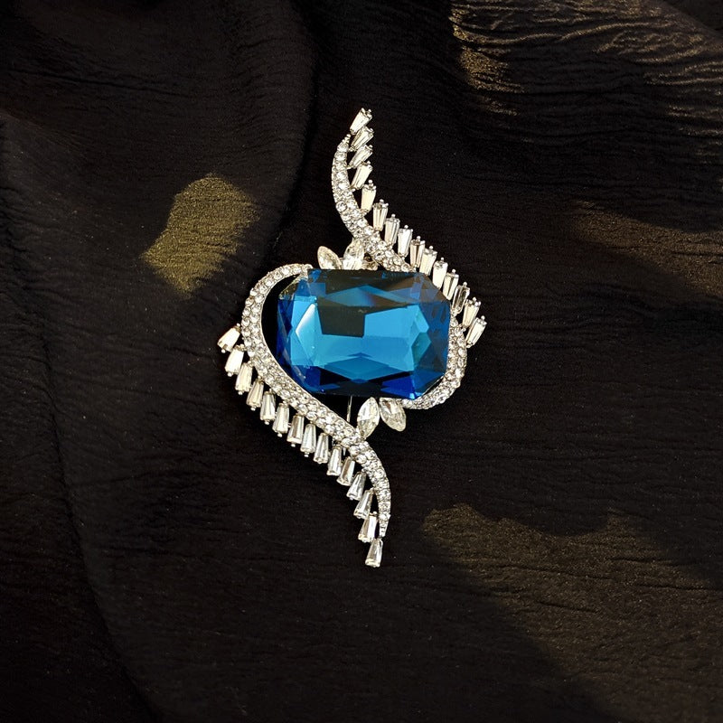 Flower Brooch Women Crystal Diamond Brooch Clothing Accessories