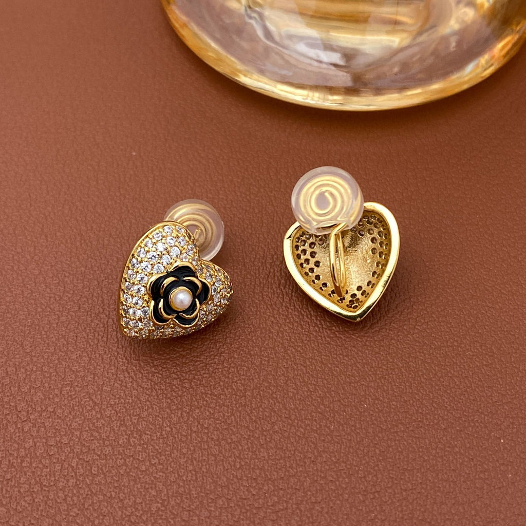 Camellia Heart-shaped Earrings Exquisite Black And White Drip Enamel Earrings