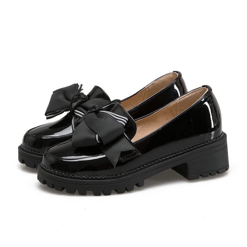 Vintage British bow leather shoes