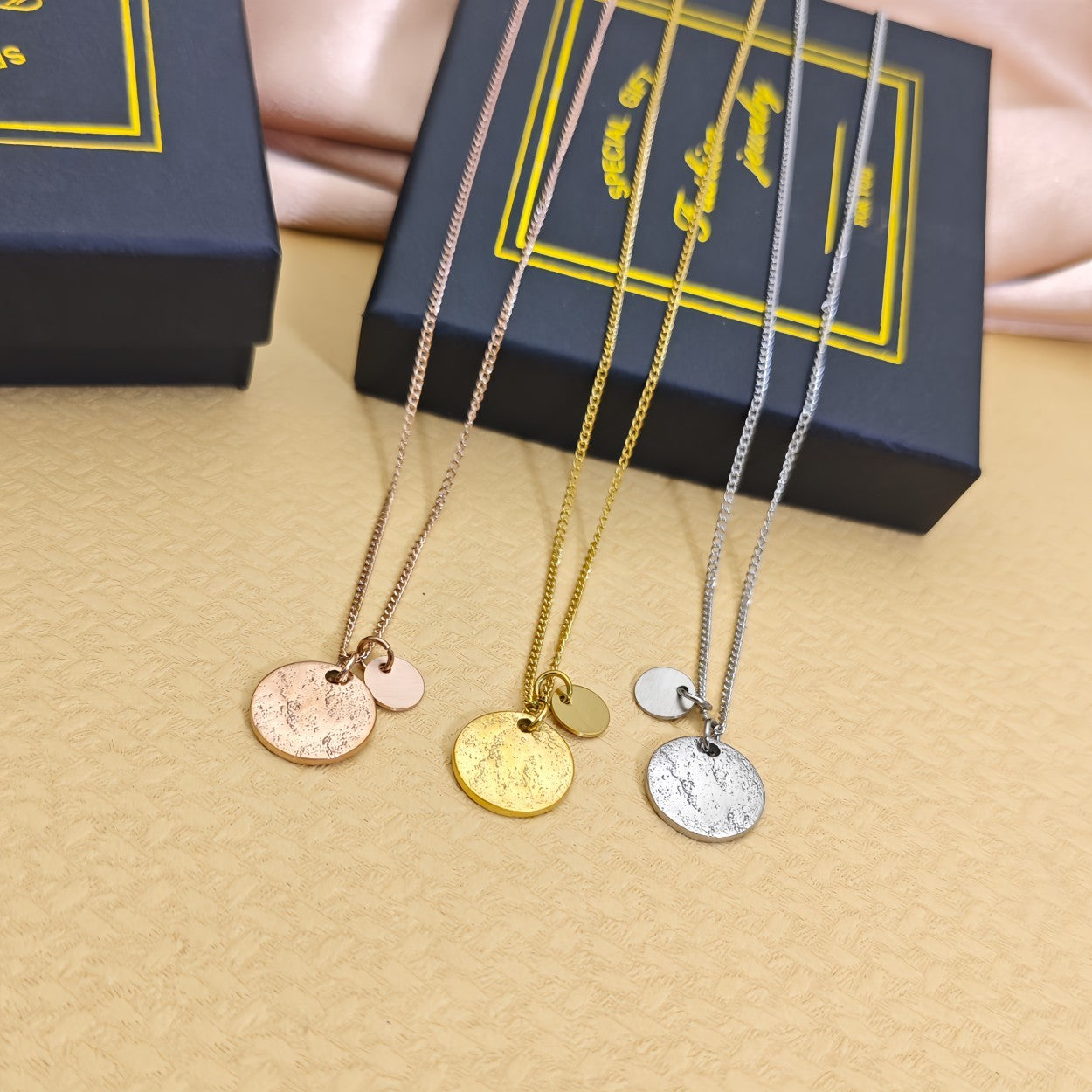 Round Coin Fashion Versatile Personality Women's Necklace