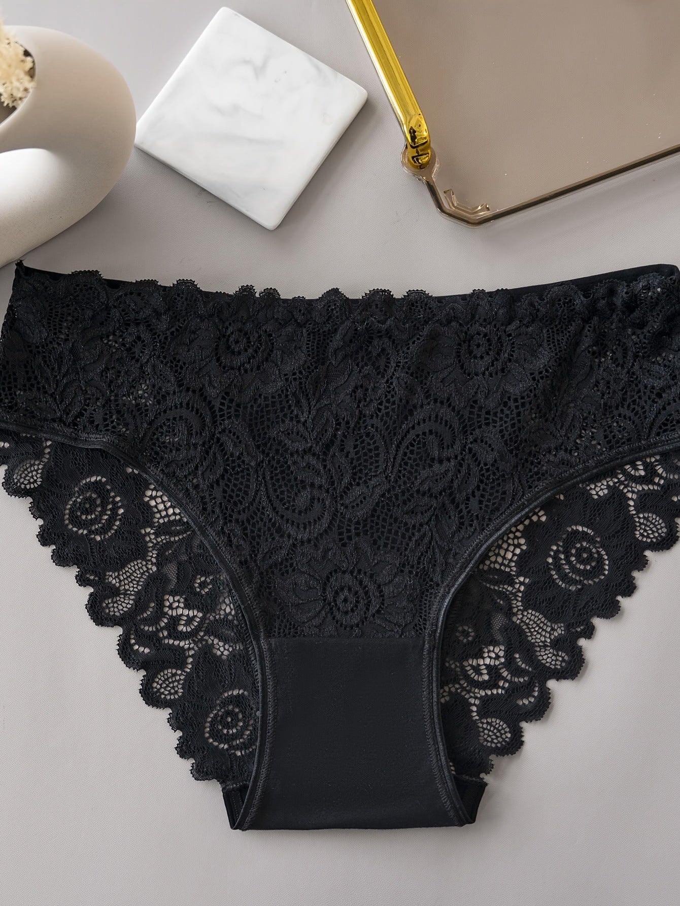 Lightweight Breathable Hollowed-out Sexy Women's Lace Panties