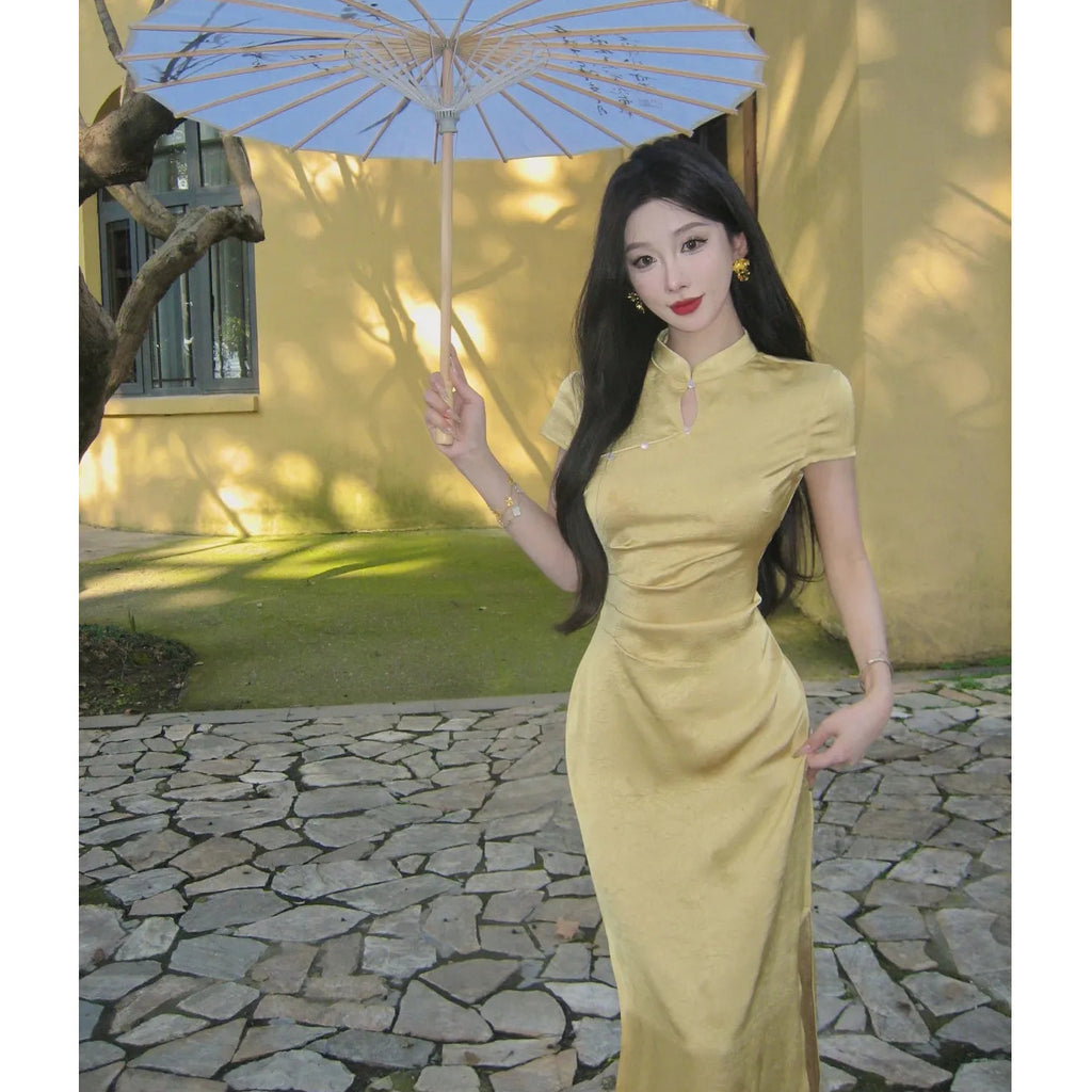 Chinese-style Soft Pale Yellow Dress That Flatters The Complexion
