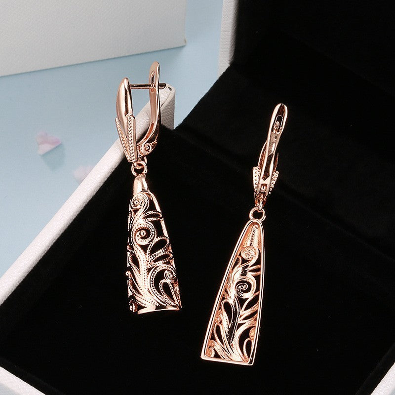 Court Retro Hollow-carved Earrings For Women