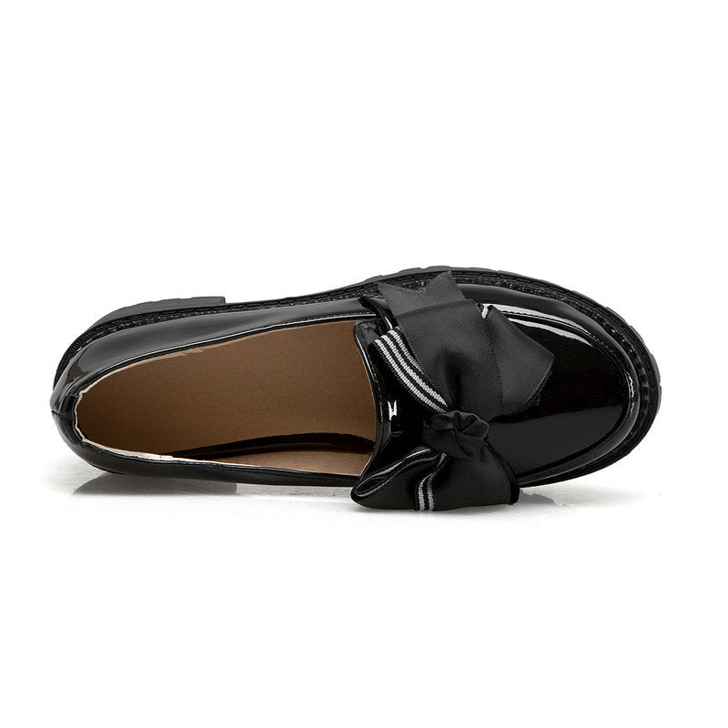 Vintage British bow leather shoes