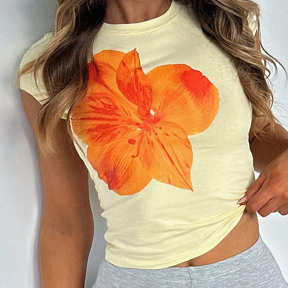 Polyester Women's Casual Slim-fit Waist Flower Printed Short-sleeved T-shirt