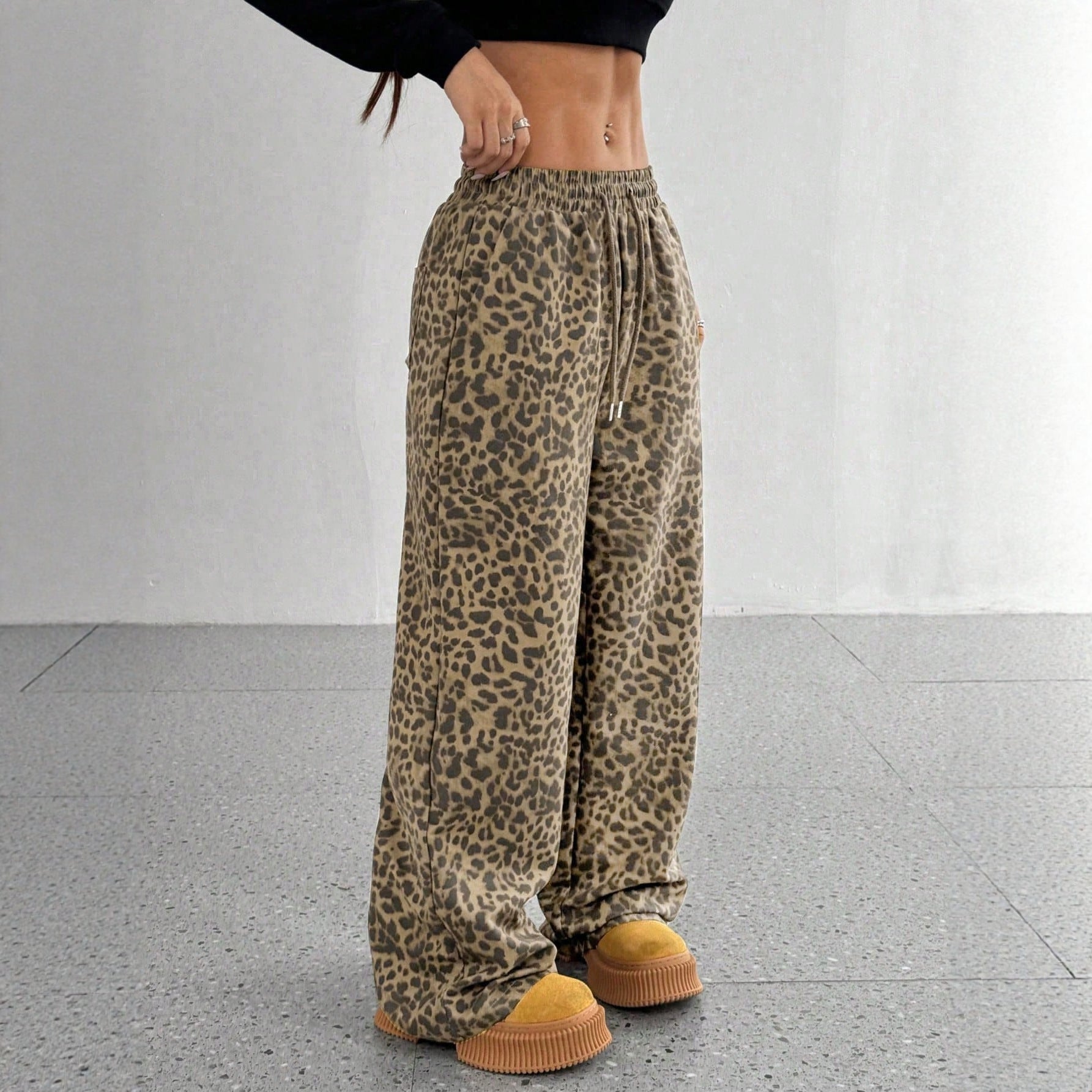 Fashionable And Versatile Leopard-Print Loose Casual Trousers