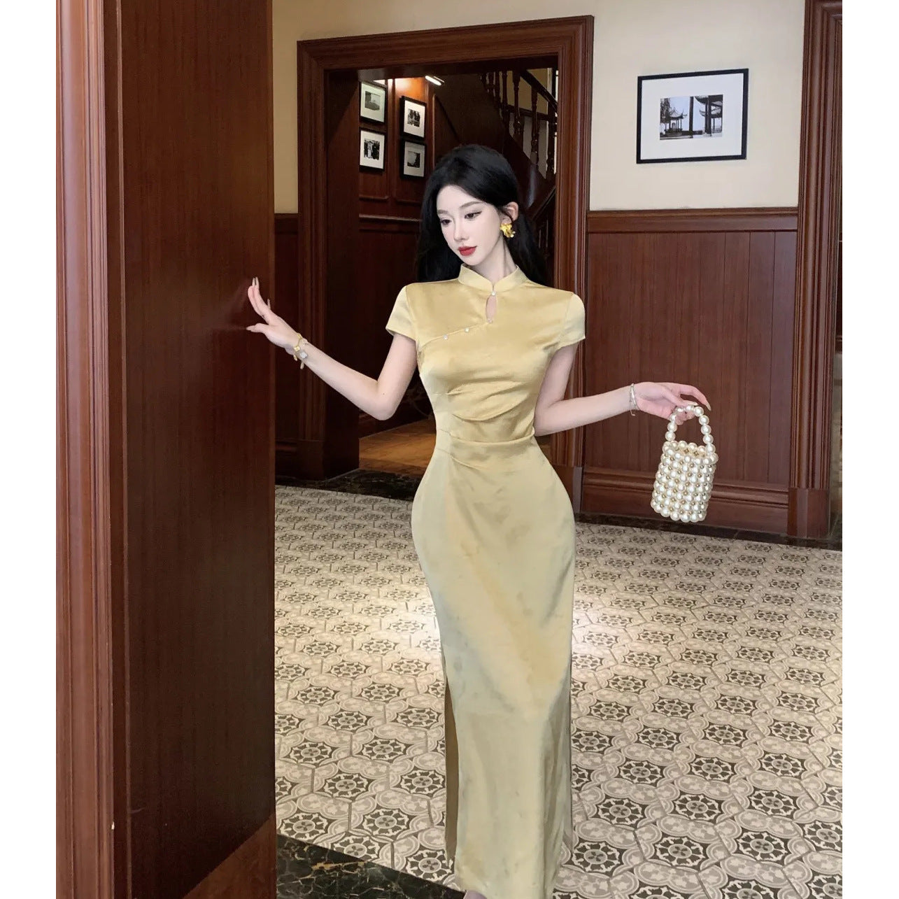 Chinese-style Soft Pale Yellow Dress That Flatters The Complexion