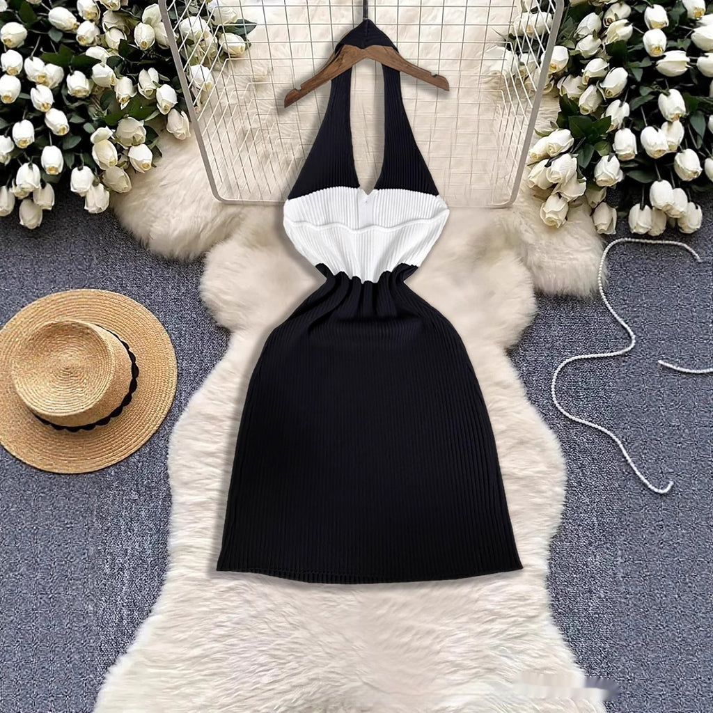 Sexy Babe Knitted Dress With Halter Neck And Color Block