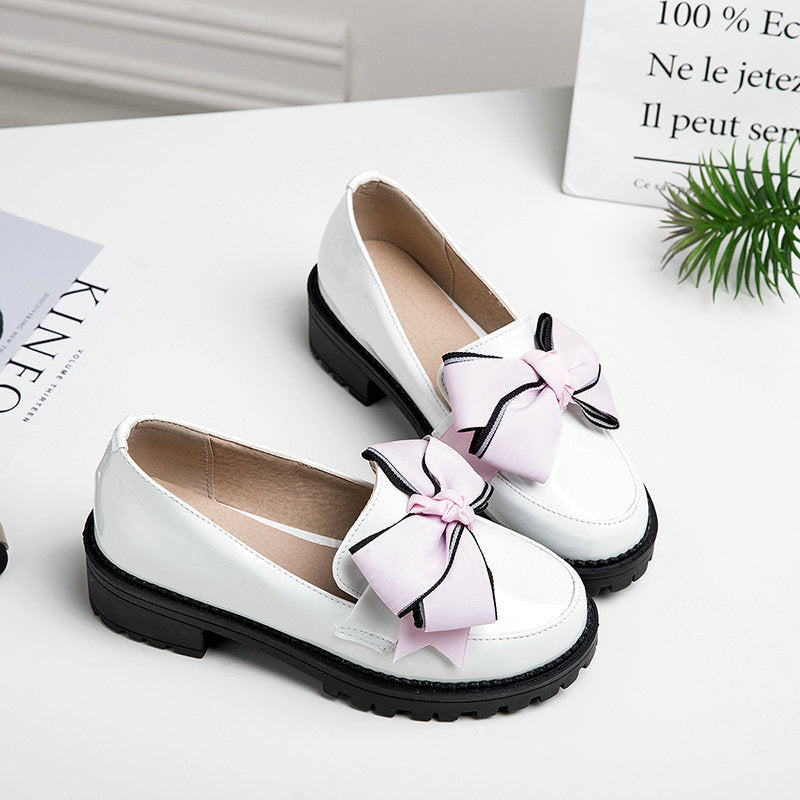 Vintage British bow leather shoes