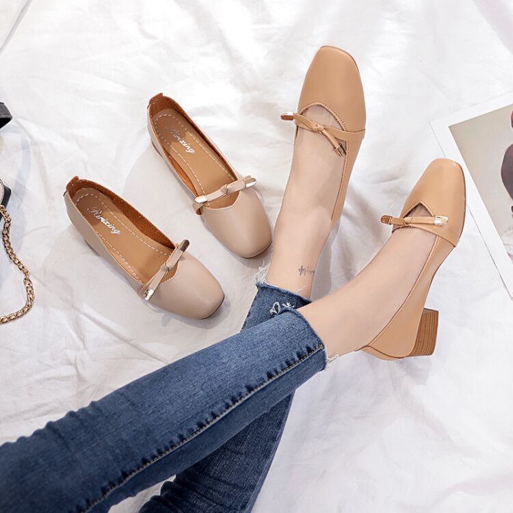 Vintage bow beanie shoes