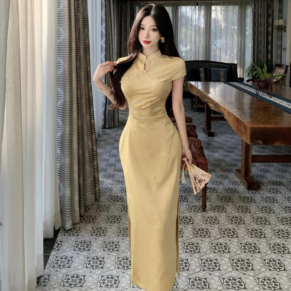 Chinese-style Soft Pale Yellow Dress That Flatters The Complexion