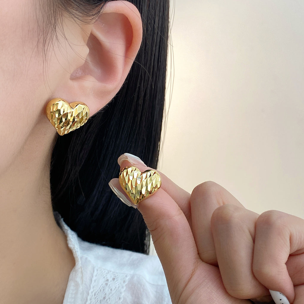 Simple And Elegant Irregular Heart-shaped Ear Clips
