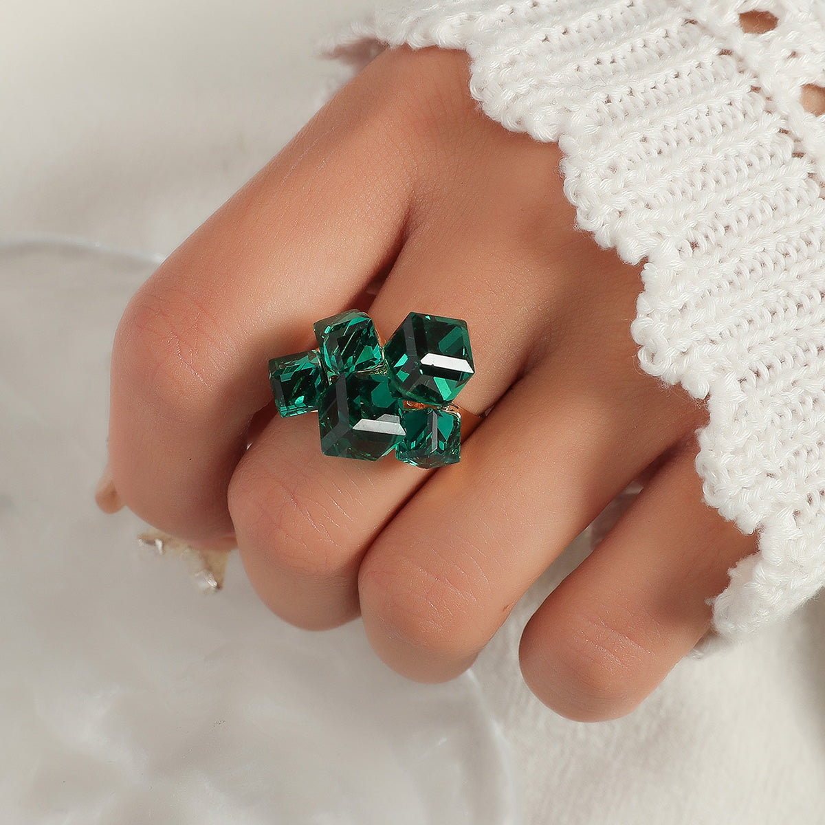 1PC Women's Fashion Statement Ring - Creative Elegant Magic 3D Cube Crystal-Embedded Index Finger Ring, Multi-Color Options, Perfect For Daily Wear & Gifting