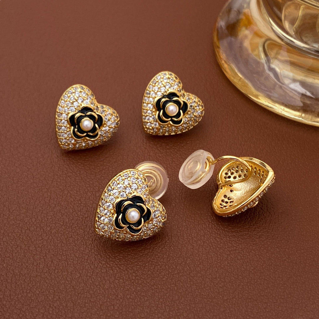 Camellia Heart-shaped Earrings Exquisite Black And White Drip Enamel Earrings