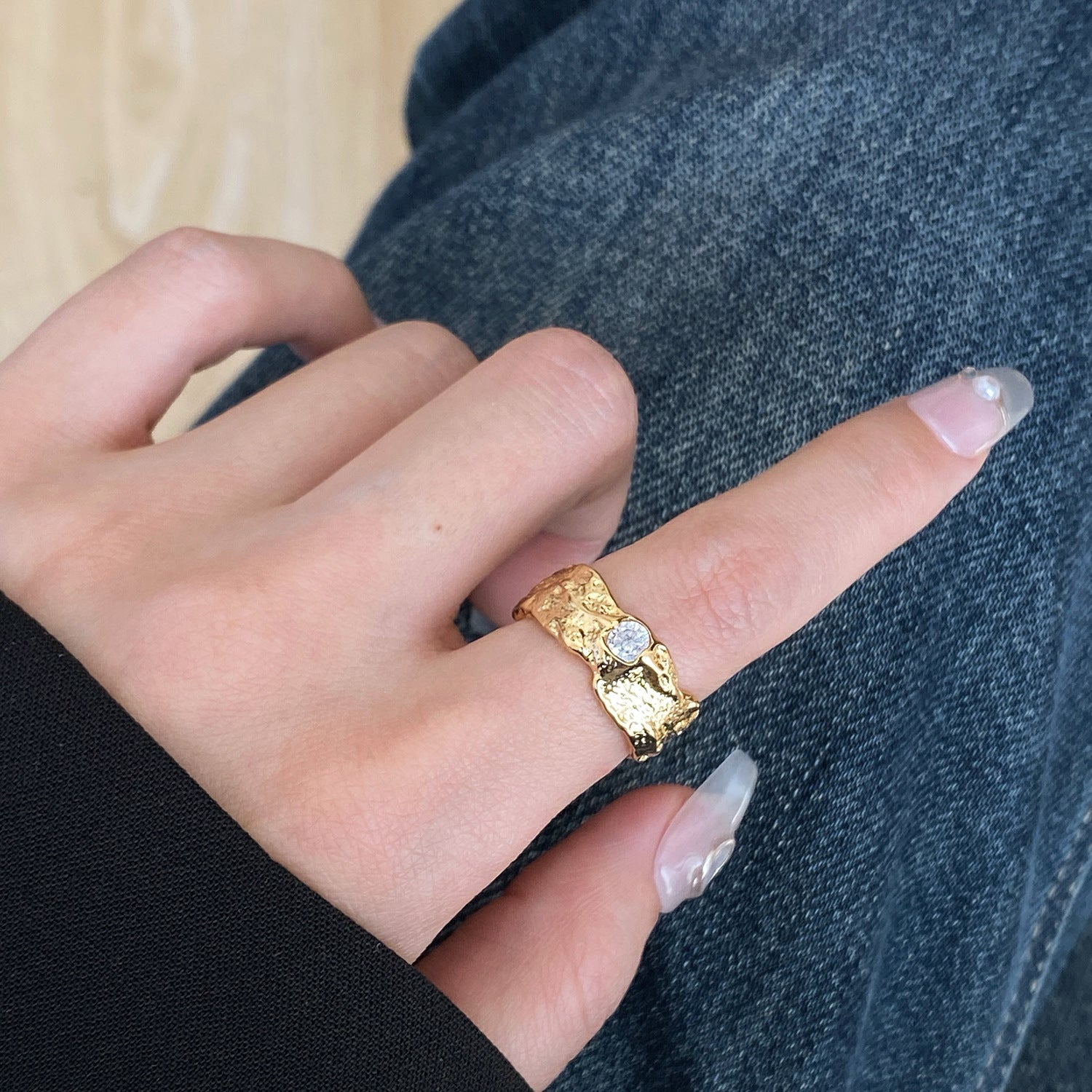 Niche Design High-end Irregular Texture Colored Diamond French Vintage Ring