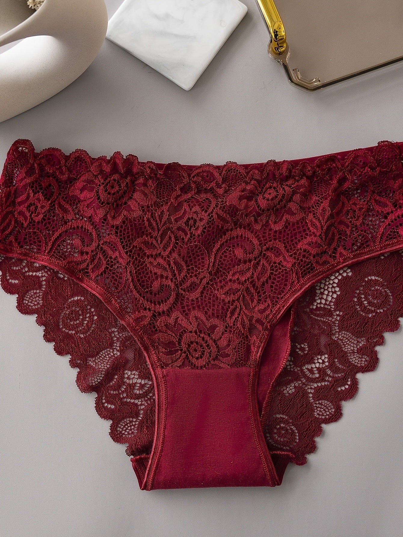 Lightweight Breathable Hollowed-out Sexy Women's Lace Panties
