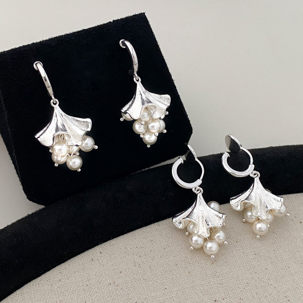 Pearl String Pendant Small Flower Clip-on Earrings