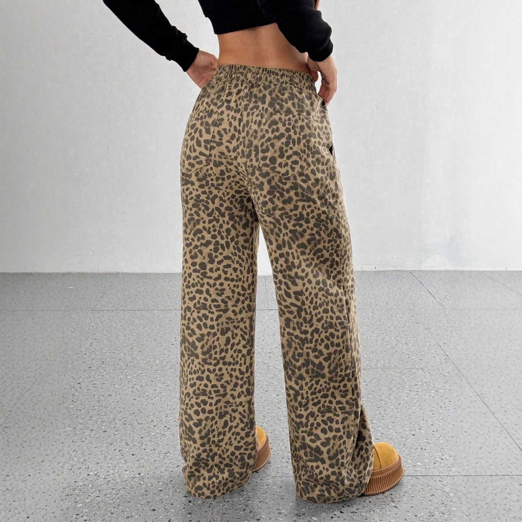 Fashionable And Versatile Leopard-Print Loose Casual Trousers